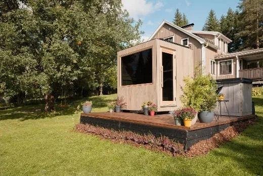 kirami-finvision-sauna-m-tile_0151_0_jpg-1.jpg Thermasol Solaris - Tile Oak, 2-5 Person, Solar-Powered Outdoor Sauna - Image 1